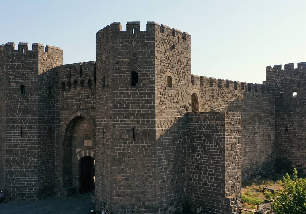 Diyarbakır Sur, tarihi kent surları